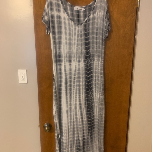 Dresses & Skirts - Maxi dress tie dye